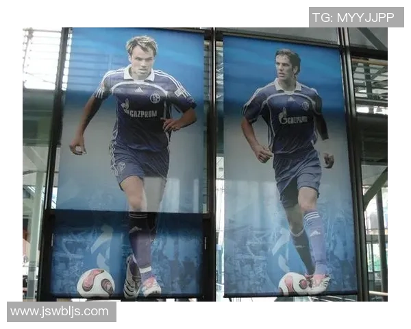 从帕尼尼足球球星卡入坑到收藏狂热：我的足球卡片收藏之旅