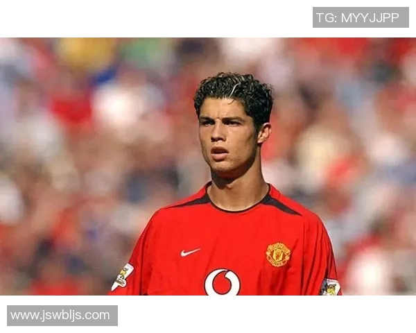 传奇足坛风云重现 老海报见证球星成长与辉煌岁月