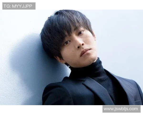 日本三大足球明星全解析：从成长经历到职业生涯的辉煌与挑战