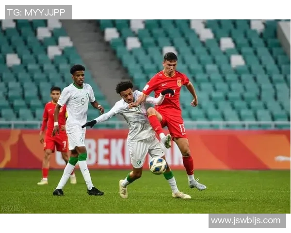 足球明星与球迷同庆辉煌时刻共谱激情篇章