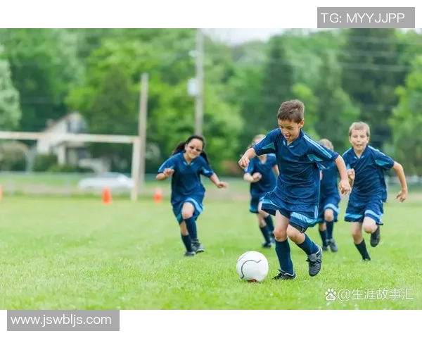 昔日绿茵场巨星荣耀归来真情回馈母校点燃青春梦想